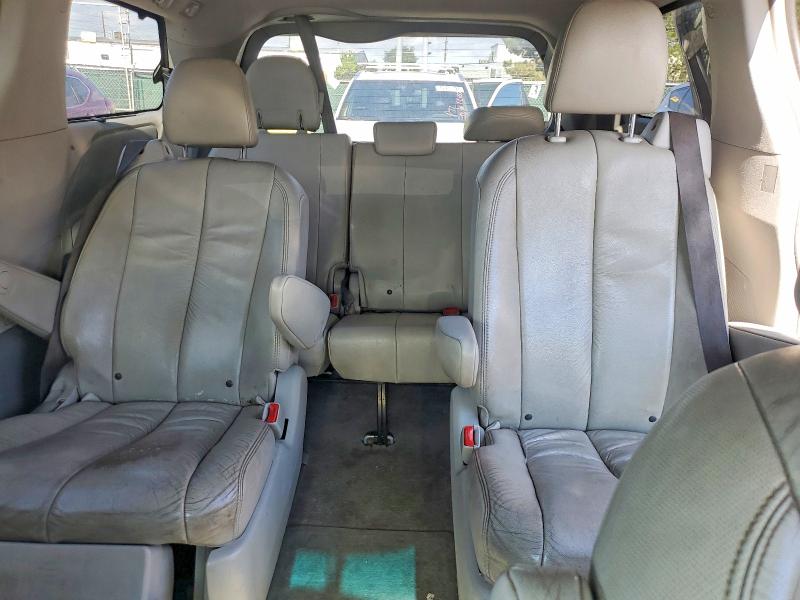 Фото 10 с аукциона – 2011 TOYOTA SIENNA с VIN 5TDDK3DC8BS001382