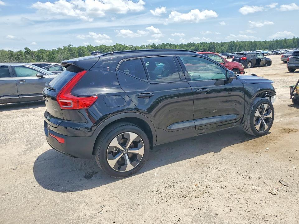 Photo 3 from auction – 2026 VOLVO XC40 with VIN YV4L12UC4T2714052