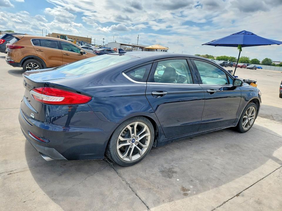 Photo 3 from auction – 2020 FORD FUSION with VIN 3FA6P0CD2LR221193