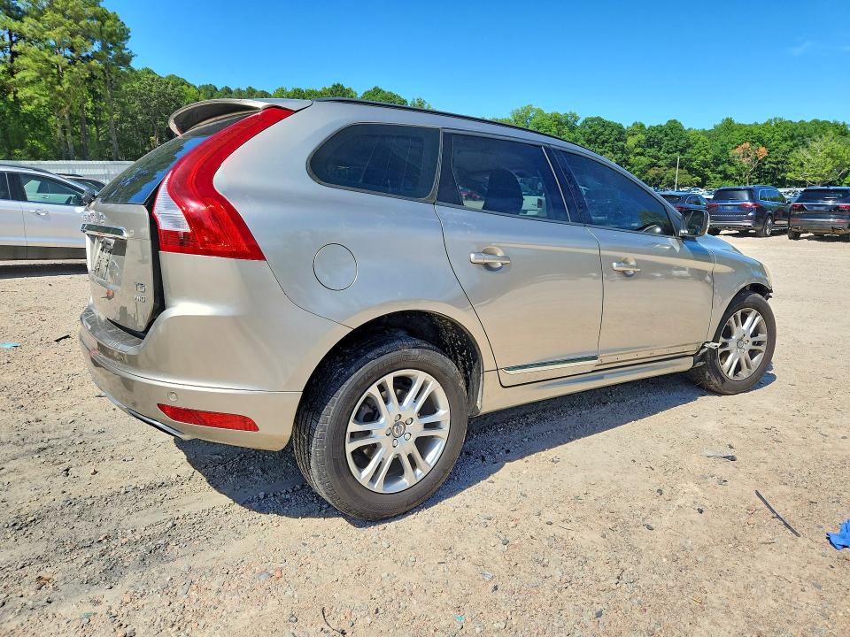 Photo 3 from auction – 2015 VOLVO XC60 with VIN YV4612RJ2F2736804