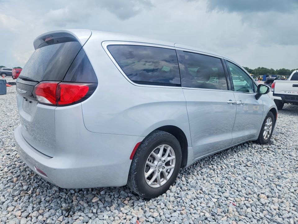 Photo 3 from auction – 2022 CHRYSLER VOYAGER with VIN 2C4RC1CG3NR229573