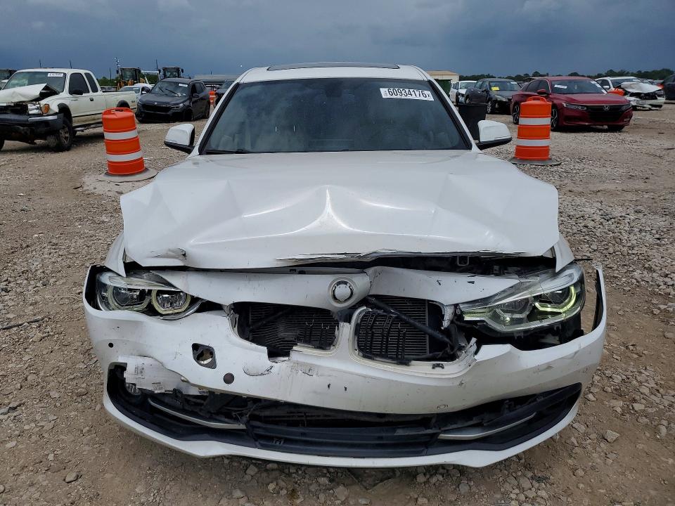 Photo 5 from auction – 2016 BMW 328 with VIN WBA8E9G52GNU28155