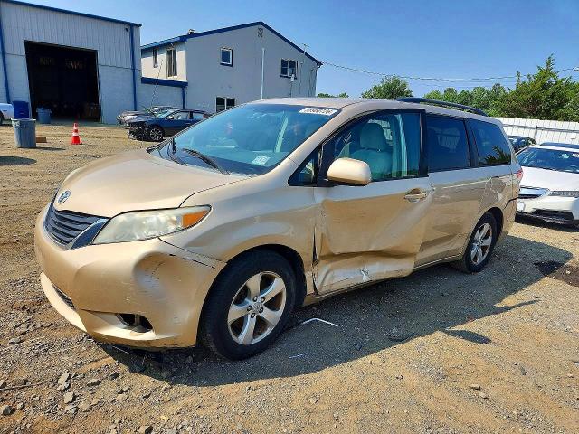 TOYOTA SIENNA 2012 with VIN 5TDKK3DC2CS232318 - Photo from auction