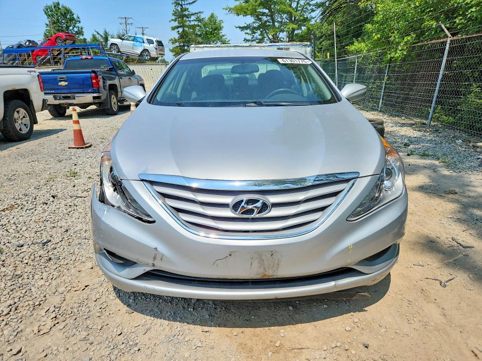 Photo 5 from auction – 2012 HYUNDAI SONATA with VIN 5NPEB4AC4CH329209