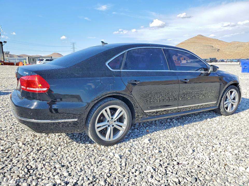 Photo 3 from auction – 2012 VOLKSWAGEN PASSAT with VIN 1VWCN7A36CC010323