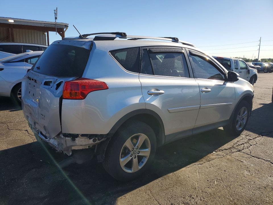 Photo 3 from auction – 2015 TOYOTA RAV4 with VIN JTMRFREVXFD112823