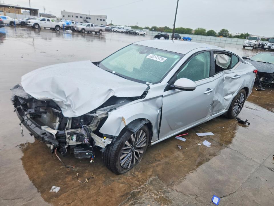 NISSAN ALTIMA 2023 with VIN 1N4BL4DVXPN396275 - Photo from auction