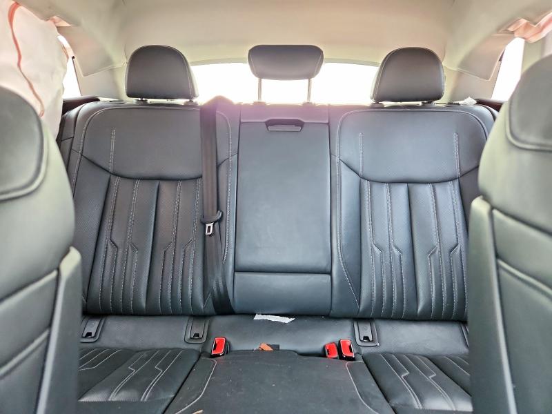Photo 10 from auction – 2019 AUDI E-TRON with VIN WA1VABGE4KB018762