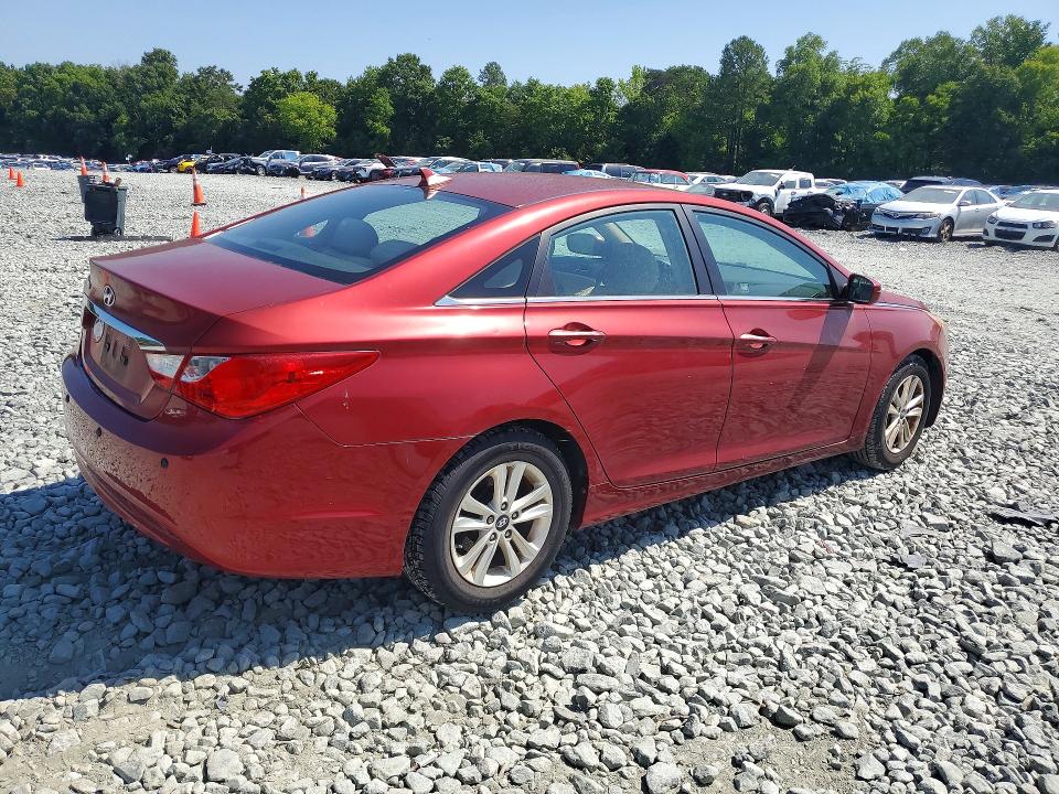 Photo 3 from auction – 2011 HYUNDAI SONATA with VIN 5NPEB4AC9BH035562