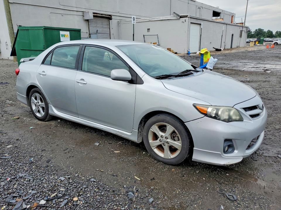 Photo 4 from auction – 2013 TOYOTA COROLLA with VIN 5YFBU4EE8DP132041