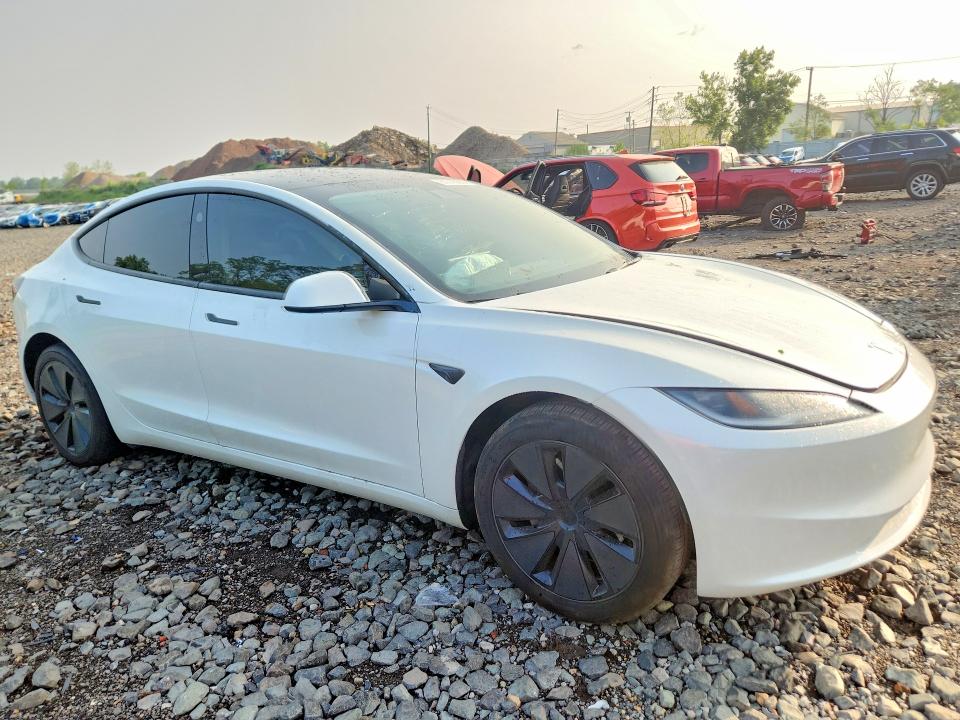 Photo 4 from auction – 2025 TESLA MODEL 3 with VIN 5YJ3E1EA5SF980397