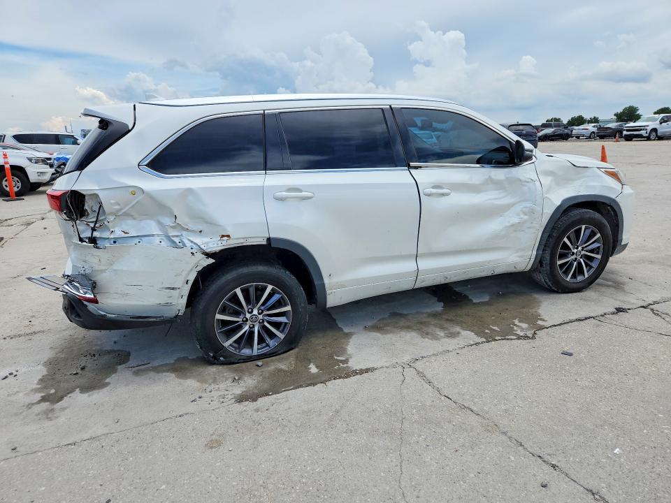 صورة رقم 3 من المزاد - 2017 TOYOTA HIGHLANDER مع VIN 5TDKZRFH8HS515868
