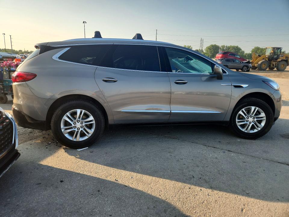 Photo 3 from auction – 2018 BUICK ENCLAVE with VIN 5GAERBKW0JJ152379