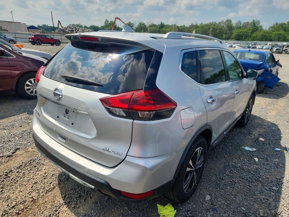 Photo 3 from auction – 2018 NISSAN ROGUE with VIN JN8AT2MV9JW305366