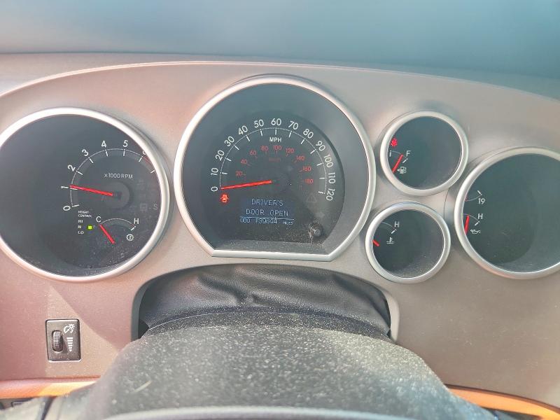 Photo 9 from auction – 2014 TOYOTA SEQUOIA with VIN 5TDDW5G17ES106414