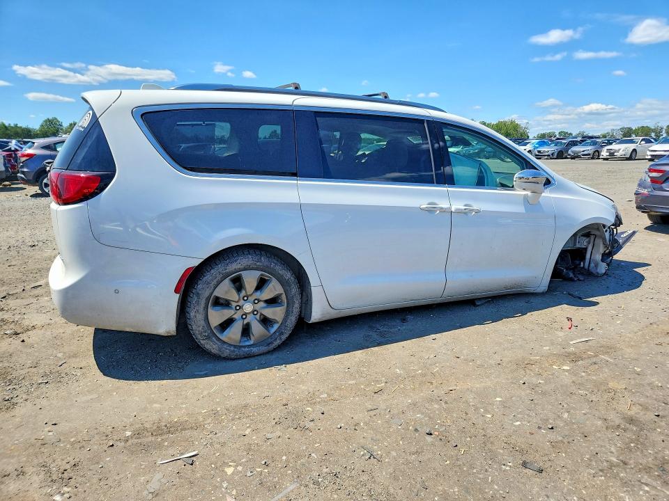 Photo 3 from auction – 2017 CHRYSLER PACIFICA with VIN 2C4RC1N73HR709226