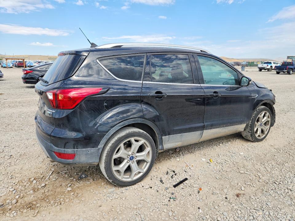 Photo 3 from auction – 2019 FORD ESCAPE with VIN 1FMCU9J99KUC32381