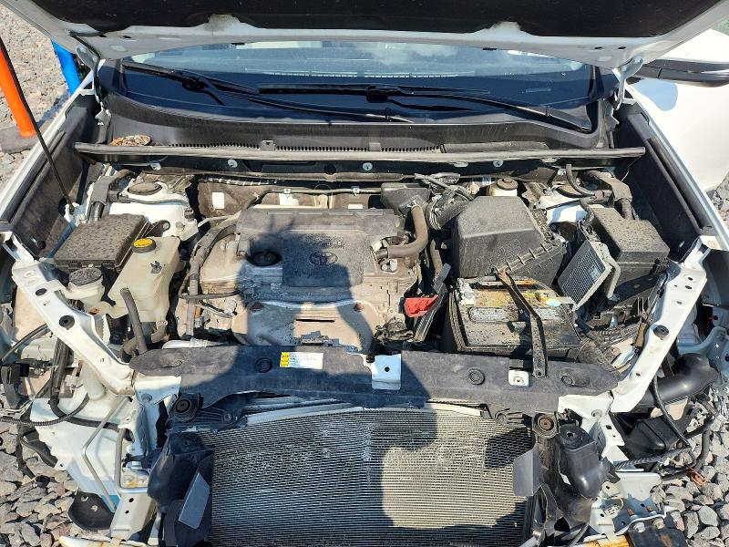 Foto 12 de la subasta – 2018 TOYOTA RAV4 con VIN 2T3RFREV8JW847246