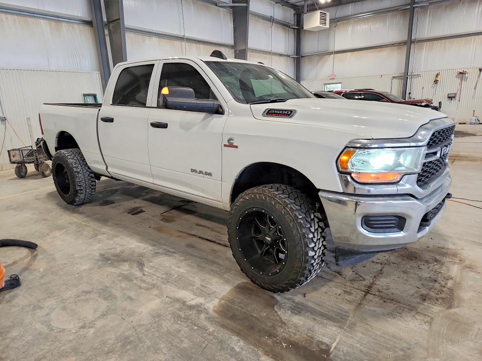 Photo 4 from auction – 2022 RAM 2500 with VIN 3C6UR5CL6NG209019