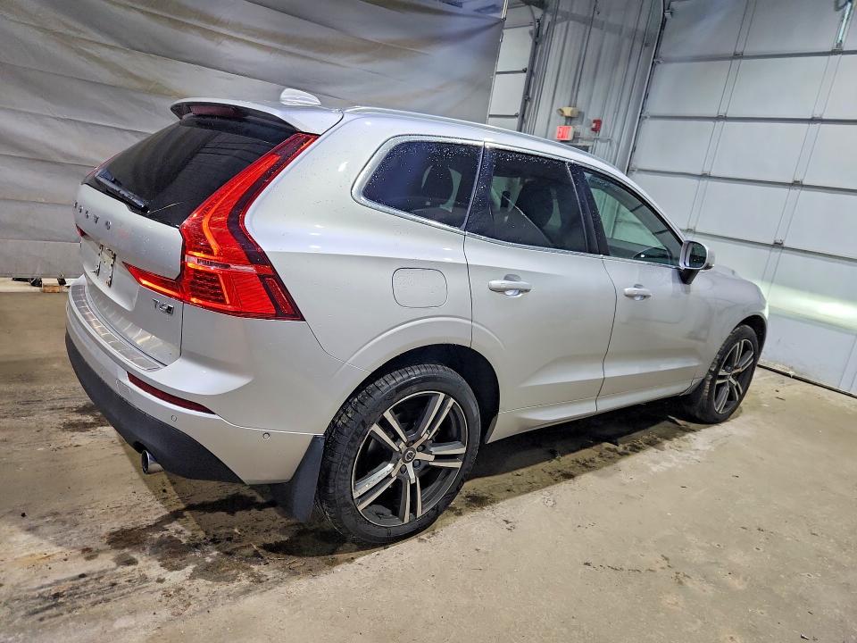 Zdjęcie 3 z aukcji – 2018 VOLVO XC60 z VIN LYVA22RK0JB086803