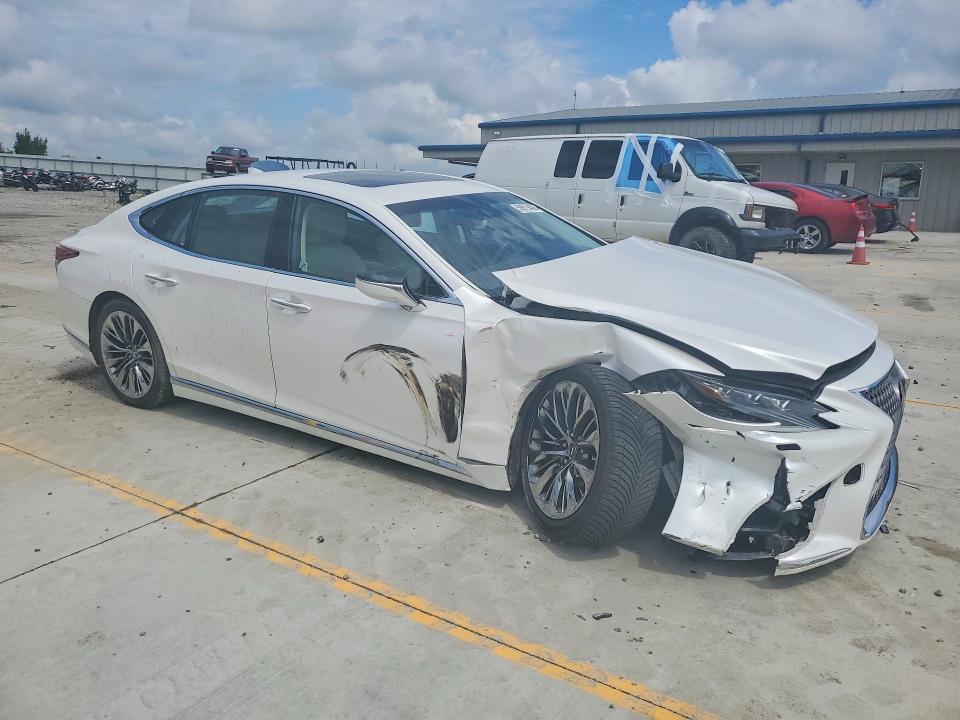 Photo 4 from auction – 2019 LEXUS LS 500 with VIN JTHC51FFXK5006859