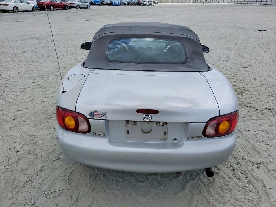Photo 6 from auction – 1999 MAZDA MX-5 MIATA with VIN JM1NB3533X0101838