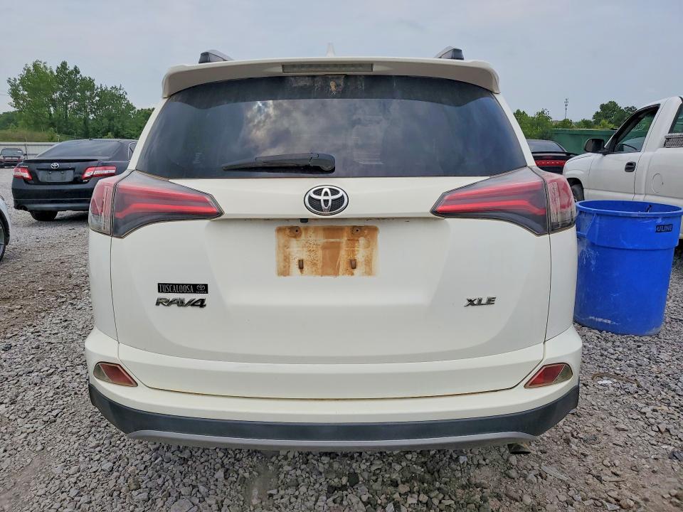 Photo 6 from auction – 2017 TOYOTA RAV4 with VIN JTMWFREV5HD106935