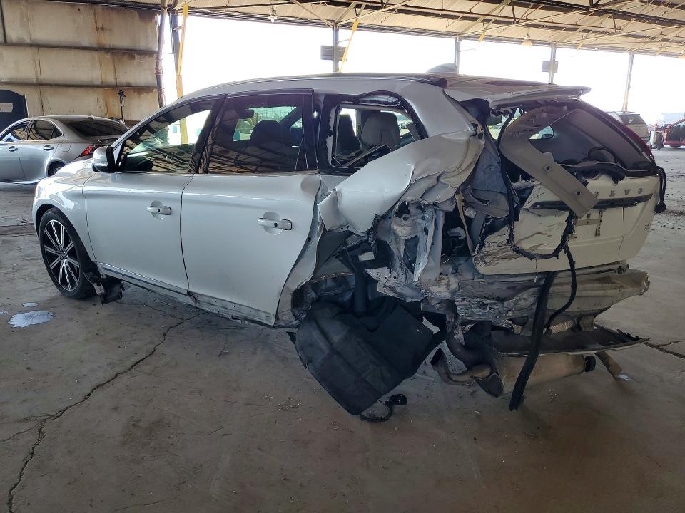 Photo 2 from auction – 2015 VOLVO XC60 with VIN YV440MDKXF2758975