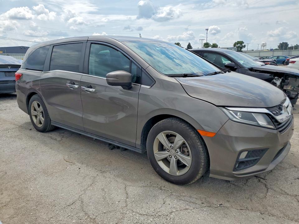 Photo 4 from auction – 2018 HONDA ODYSSEY with VIN 5FNRL6H72JB019655