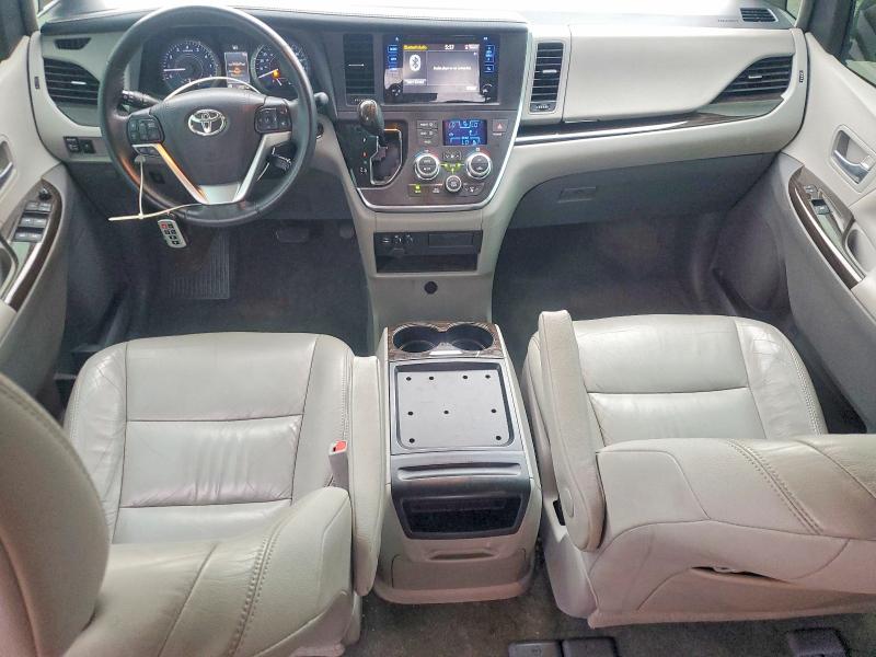 Photo 8 from auction – 2017 TOYOTA SIENNA with VIN 5TDYZ3DC3HS833783