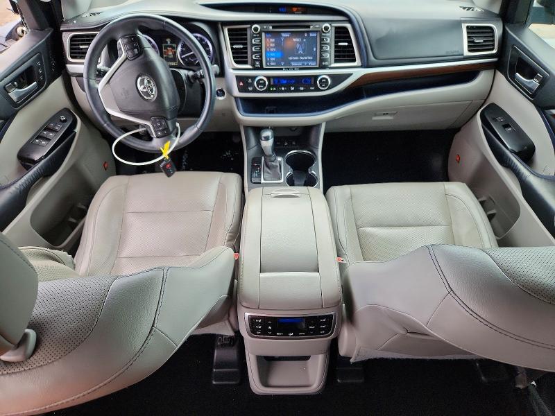 Photo 8 from auction – 2016 TOYOTA HIGHLANDER with VIN 5TDDKRFH8GS277029