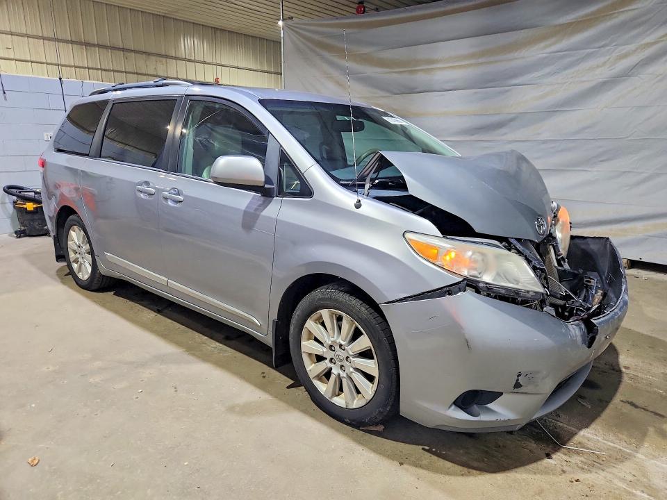 Photo 4 from auction – 2011 TOYOTA SIENNA with VIN 5TDJK3DC0BS020110