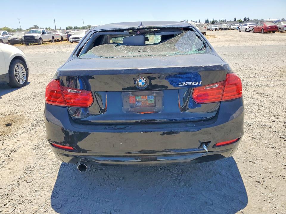 Foto 6 de la subasta – 2015 BMW 320 con VIN WBA3B1C5XFK137610