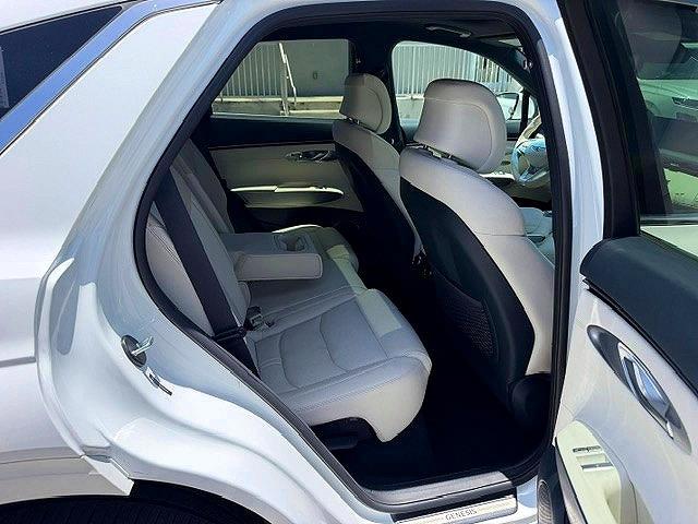 Photo 11 from auction – 2025 GENESIS G70 with VIN 5NMMCET15SH005210