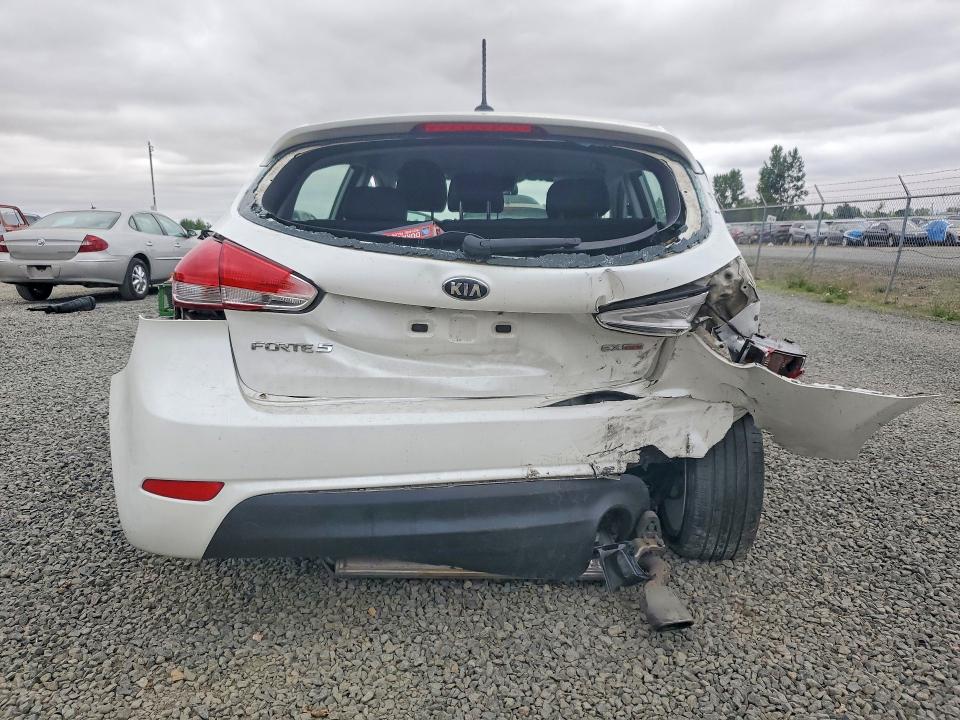 Photo 6 from auction – 2016 KIA FORTE with VIN KNAFX5A81G5633107