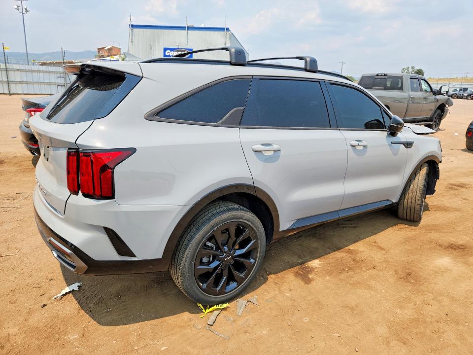 Photo 3 from auction – 2022 KIA SORENTO with VIN 5XYRKDLF5NG142144