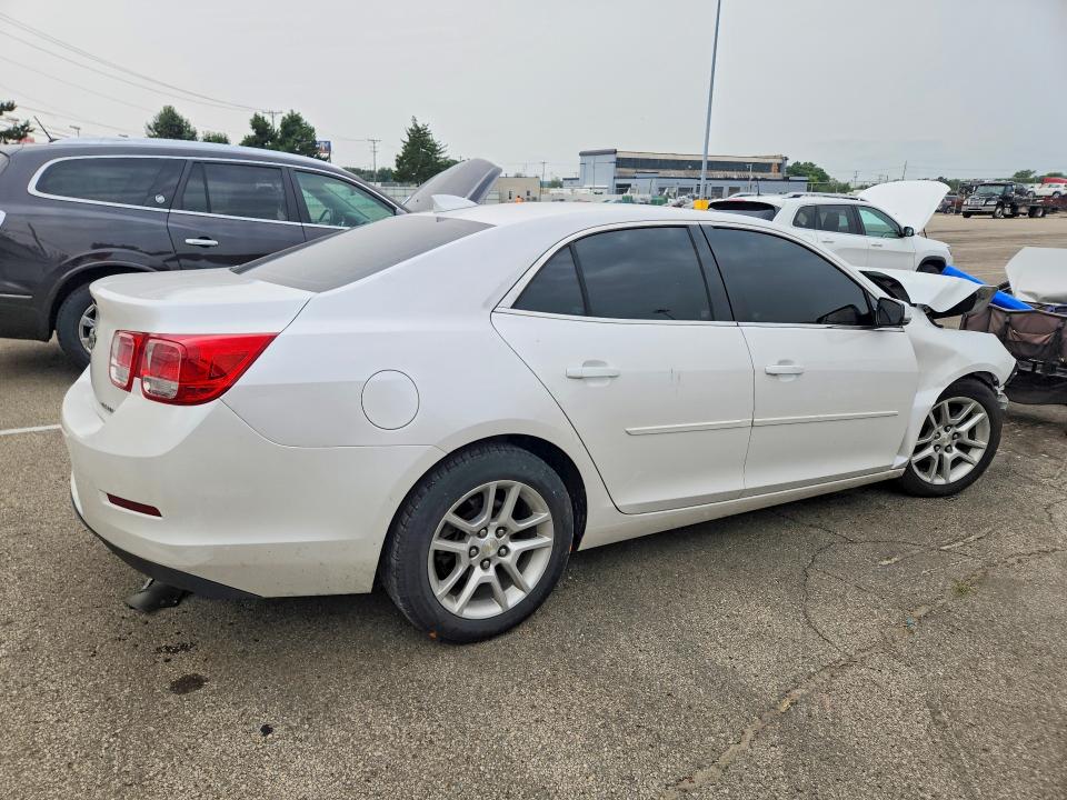 Photo 3 from auction – 2015 CHEVROLET MALIBU with VIN 1G11C5SL2FF121451