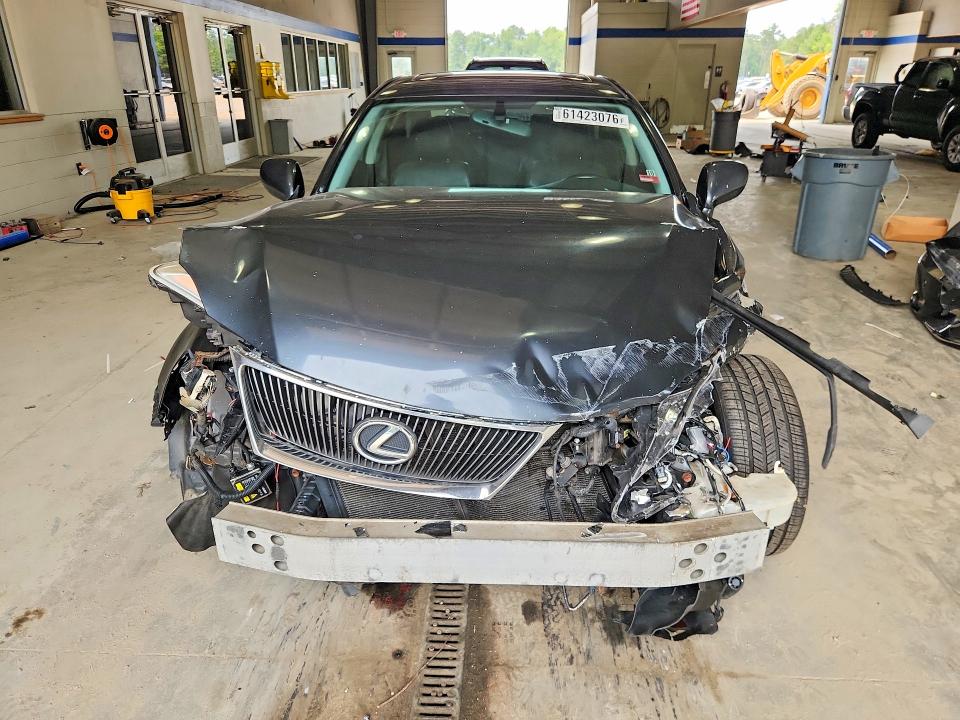 Photo 5 from auction – 2008 LEXUS IS with VIN JTHCK262682021090
