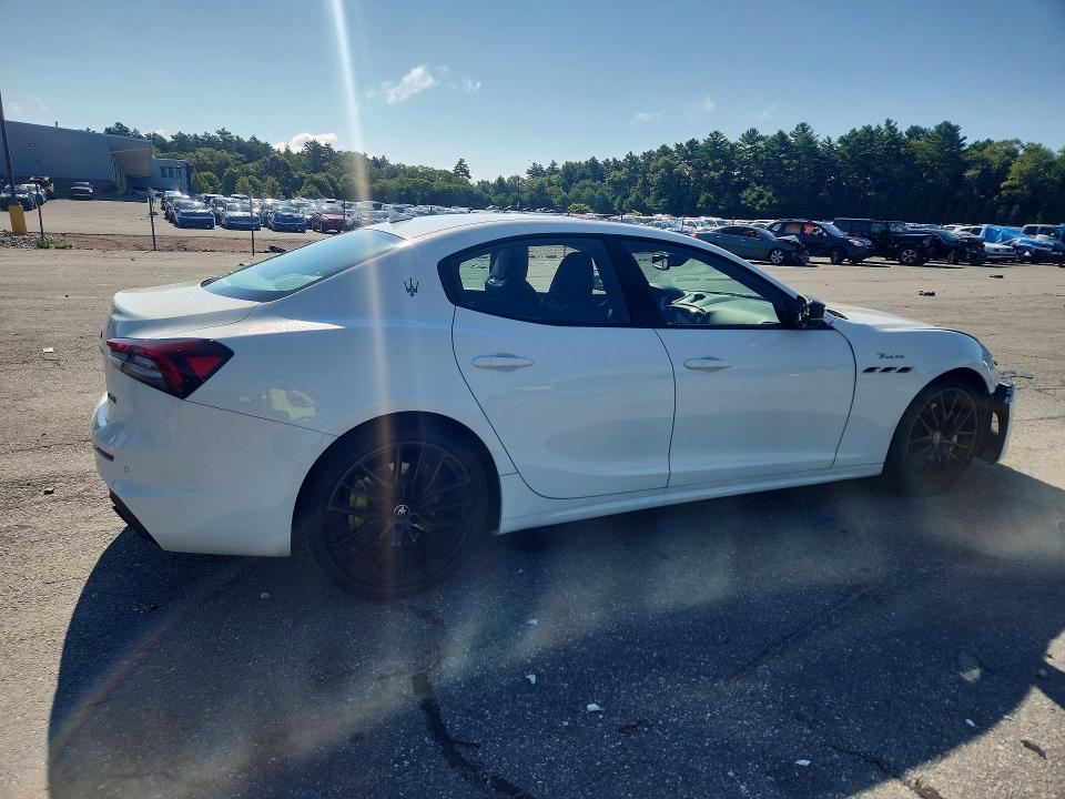 Photo 3 from auction – 2022 MASERATI GHIBLI with VIN ZAM57YTM2NX386980