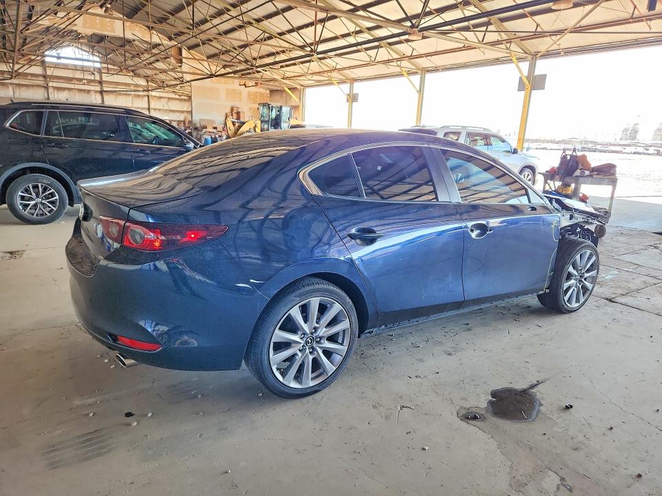 Photo 3 from auction – 2021 MAZDA 3 with VIN JM1BPABL8M1346802