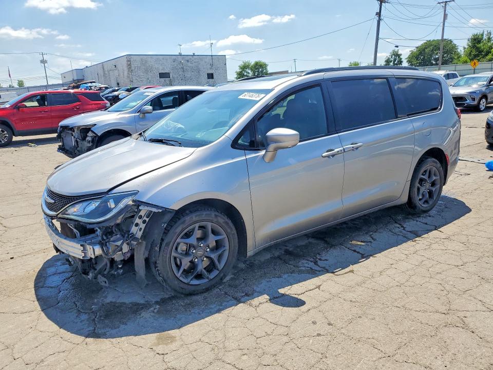 CHRYSLER PACIFICA 2020 with VIN 2C4RC1EG9LR250731 - Photo from auction