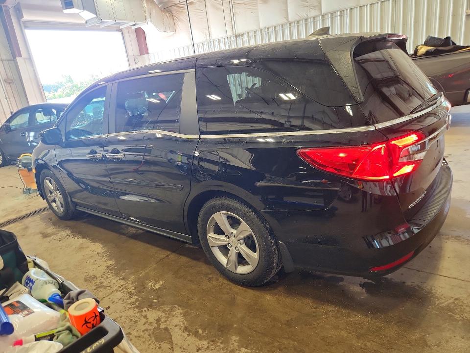 Photo 2 from auction – 2018 HONDA ODYSSEY with VIN 5FNRL6H54JB073828