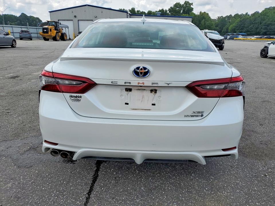 Photo 6 from auction – 2022 TOYOTA CAMRY with VIN 4T1K31AK2NU577159