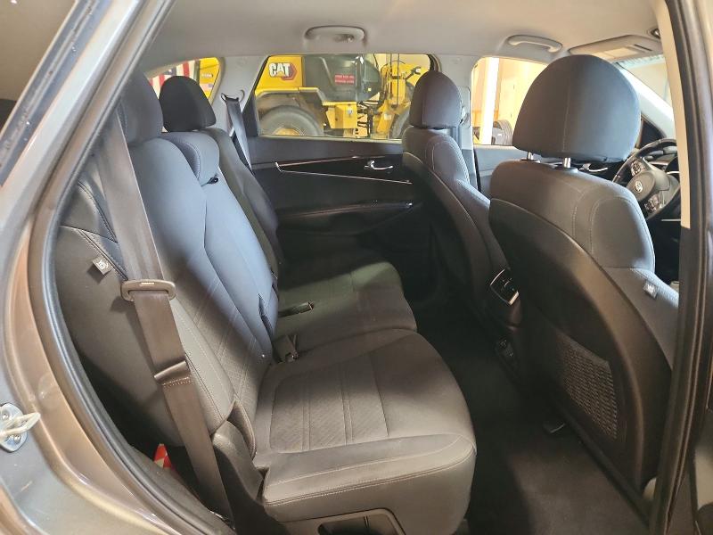 Photo 11 from auction – 2018 KIA SORENTO with VIN 5XYPG4A35JG409536