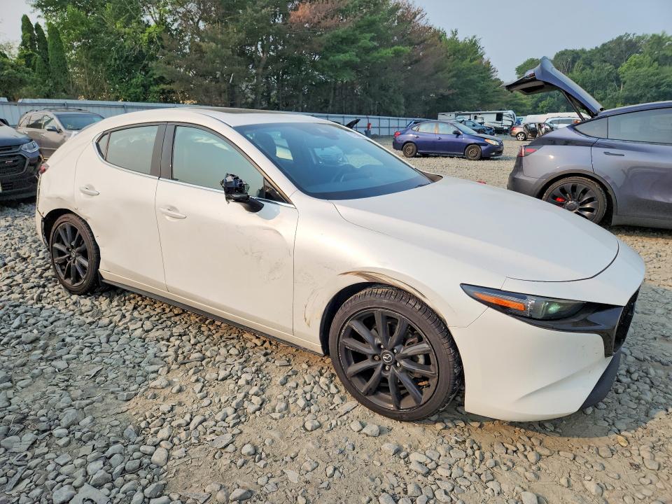 Photo 4 from auction – 2021 MAZDA 3 with VIN JM1BPBML1M1401674
