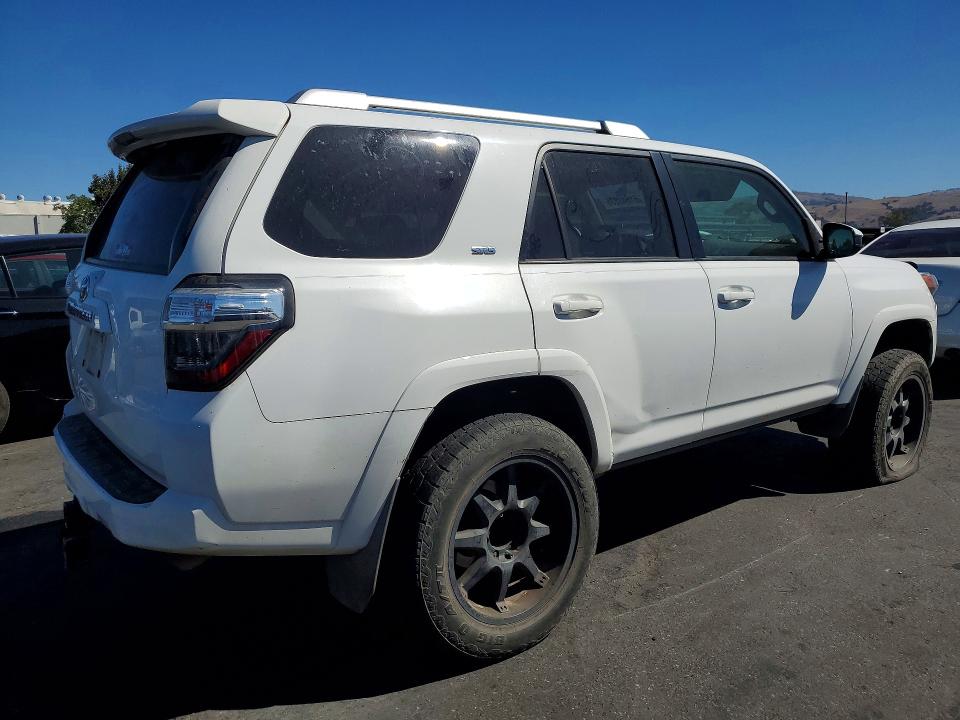Photo 3 from auction – 2015 TOYOTA 4RUNNER with VIN JTEBU5JR1F5274225