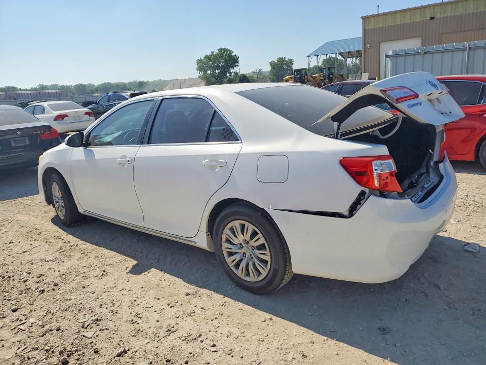 Photo 2 from auction – 2014 TOYOTA CAMRY with VIN 4T4BF1FK1ER359977