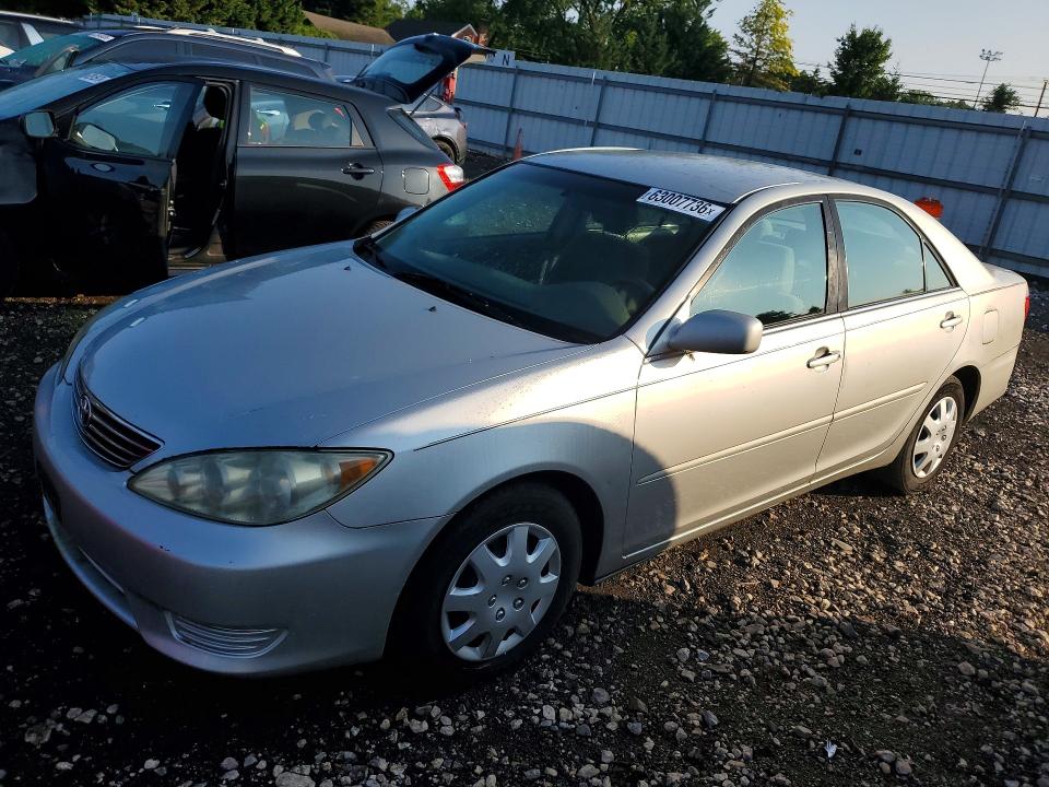 TOYOTA CAMRY 2005 with VIN 4T1BE32K25U538754 - Photo from auction