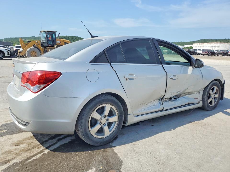 Photo 3 from auction – 2014 CHEVROLET CRUZE with VIN 1G1PC5SB3E7104846