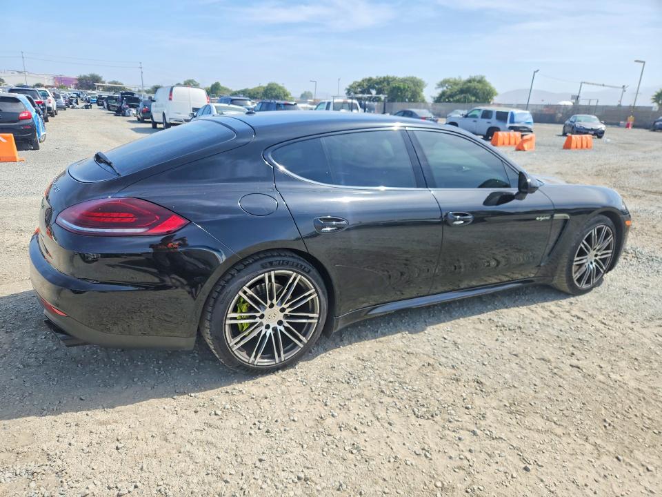 Photo 3 from auction – 2015 PORSCHE PANAMERA with VIN WP0AD2A77FL040731